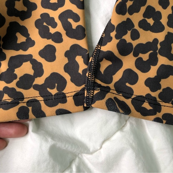 Beach Riot Sport Piper Leopard Print Legging - Picture 10 of 10